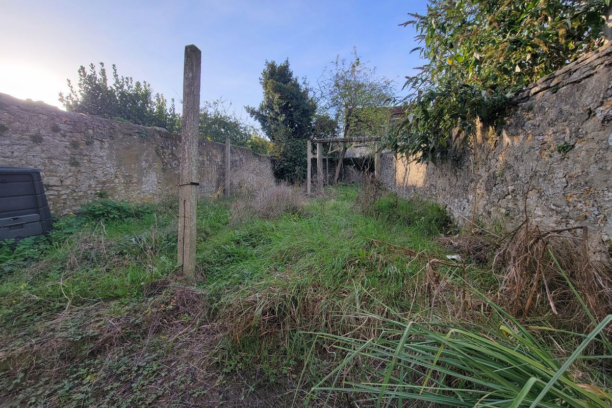 MAMERS : MAISON DE 145 m² avec JARDIN